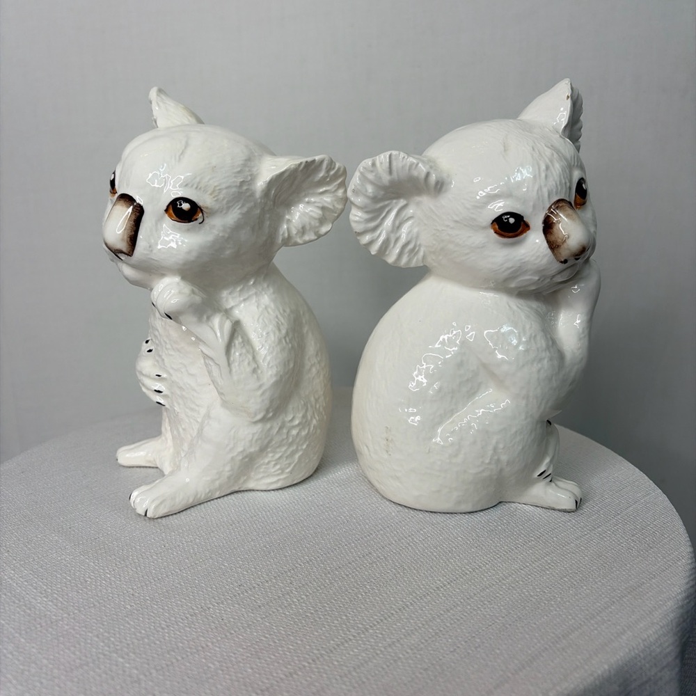 Vintage Ceramic Koala Figurines Set 
White Made in Japan(F99)✨